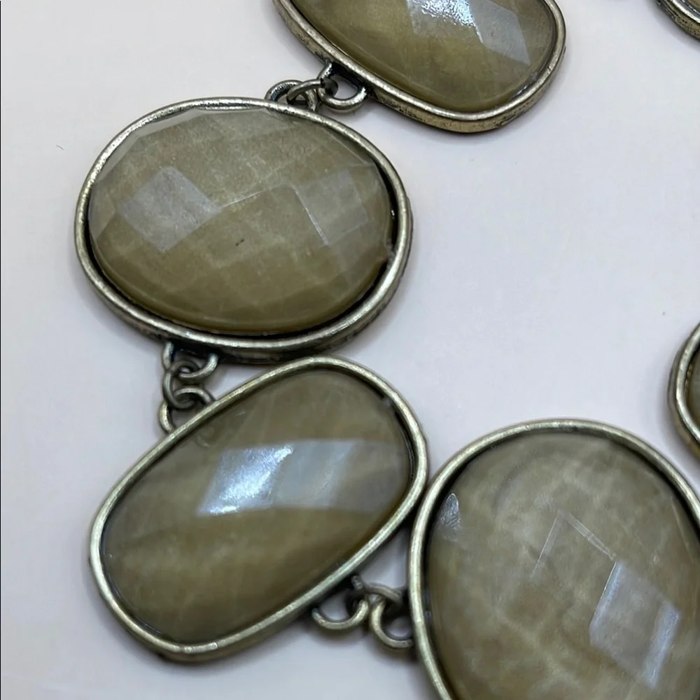 Beautiful large beige brassy faceted station style Bracelet signed Avon